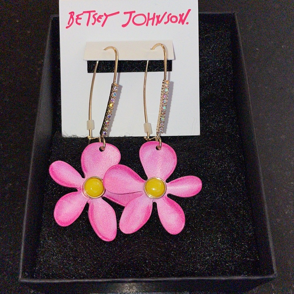 Betsy Johnson Flower 🌸 Earrings